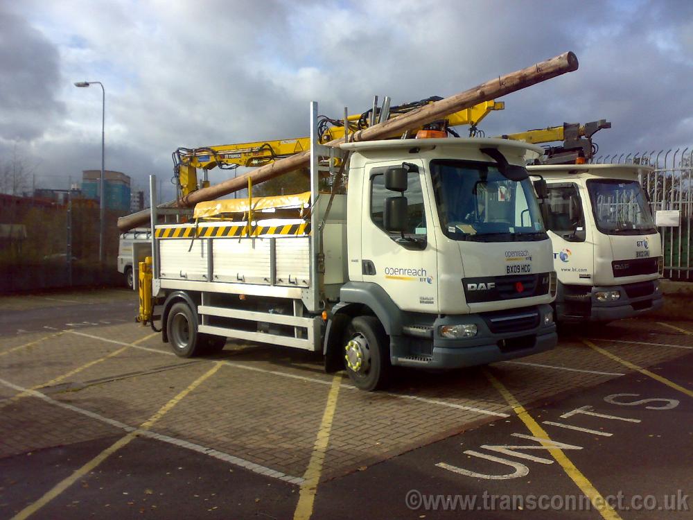 BT Openreach Pole Erection Units At Aldershot TE 3.jpg